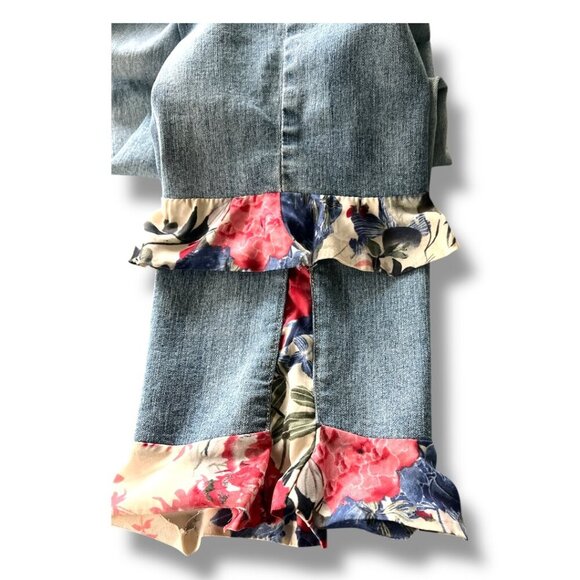 Women's Versona Contemporary Boho Ankle Jeans Flare Ruffle Floral Hem Size 29 - Picture 7 of 8